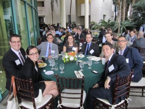 Miami Law Review Members enjoying a sit down lunch alongside panelists and guests on Day 1 of the Symposium. 